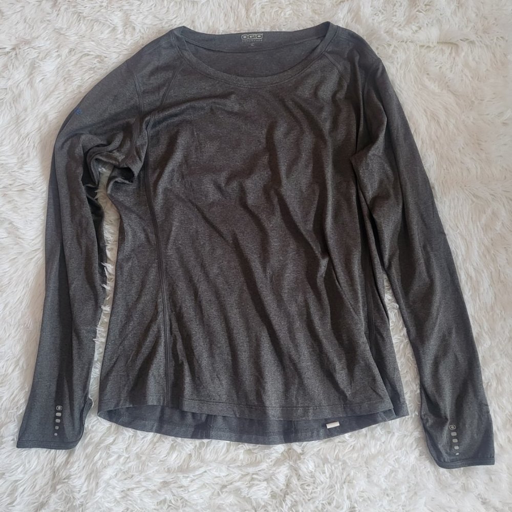 OGIO® ENDURANCE Ladies Long Sleeve Pulse Thumb Holes Gray Size XL Lineage Logo